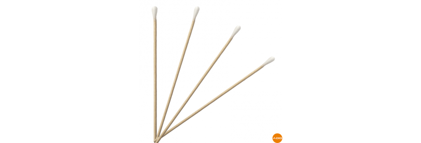 Baumwollstäbchen mit Holzstab