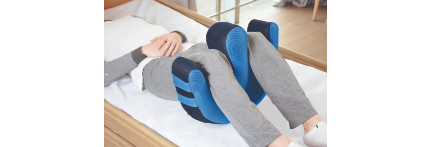 Inflatable patient turning cushion - legs